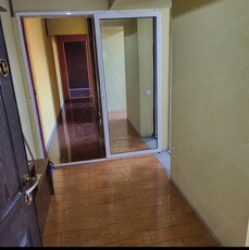 Închiriez apartament 3 camere decomandat zona Tomis Nord ( Cireșica)