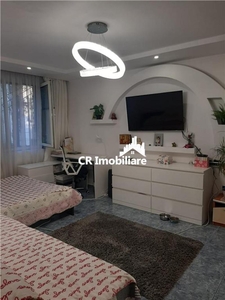 De vanzare Apartament 3 camere Trapezului