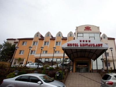 Hotel de 4 **** de vanzare ultracentral in Oradea, Bihor, Romania