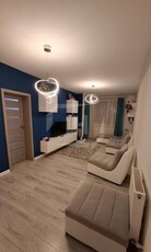 Apartament cu 3 camere, etaj intermediar, parcare