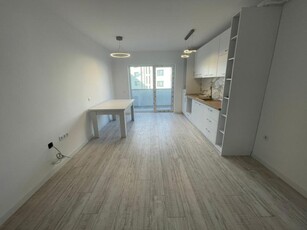 Apartament de 2 camere, Finisat, Parcare, TVA inclus, Terasa, Zona Eroilor.