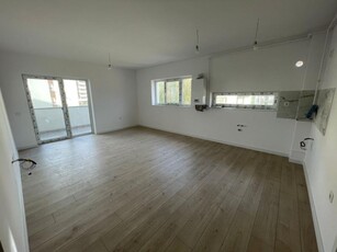 Apartament de 3 camere cu 2 bai si terasa, Plata in rate, Zona Eroilor