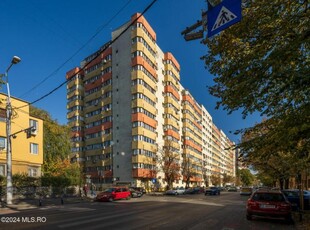 Apartament spatios 4 camere, nemobilat-zona Lacul Tei