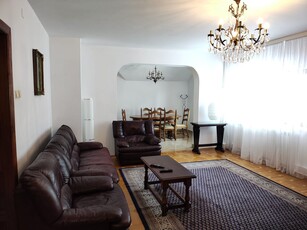 Baneasa, in vila, apartament 3 camere, mobilat si utilat, parcare in curte