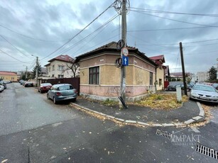 Casa cu anexe si teren generos in cartierul Gheorgheni, aproape de Piata Cipariu