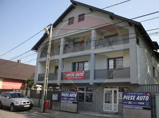 Casa / Vila cu 8 camere de vanzare in zona Central