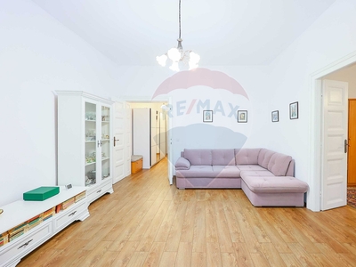 Apartament 2 camere vanzare in casă vilă Bihor, Oradea, Ultracentral