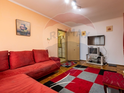 Apartament 3 camere vanzare in bloc de apartamente Sibiu, Medias, Sud-Est