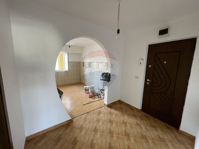 Apartament 3 camere vanzare in bloc de apartamente Vrancea, Panciu, Central
