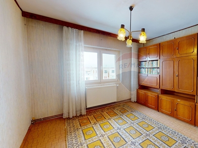 Apartament 4 camere vanzare in bloc de apartamente Brasov, Rasnov, Nord-Vest