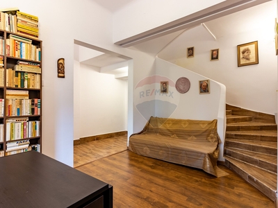 Apartament 4 camere vanzare in bloc de apartamente Bucuresti, Dacia