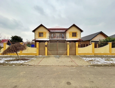 Casavila 6 camere vanzare in Arad, Bujac