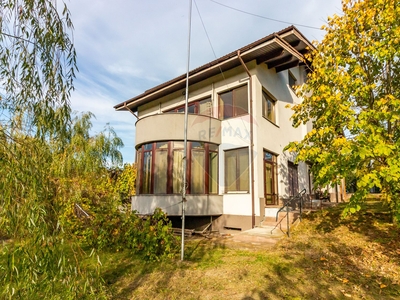 Casavila 8 camere vanzare in Bucuresti Ilfov, Ganeasa