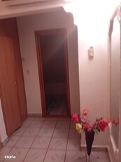 Apartament 3 camere semidecomandat etaj 4/4 zona Orizont