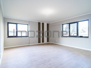 Apartament 3 camere Pacii 3 Camere, 81 mp+115 mp curte