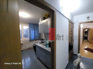 Apartament 3 camere Titan