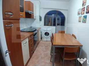 Apartament cu 3 camere, 76 mp, zona cetate.