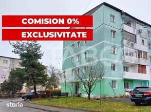 Apartament de vanzare 53 mp 3 camere etaj 3 zona Stejarului Cisnadie