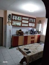 Apartament 2 camere - La Cheie - Decomandat - Etaj intermediar