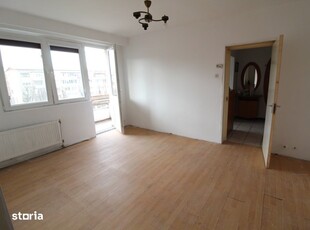 Vând apartament 2 camere în Hunedoara, zona Bd.Dacia-Profi, et.3