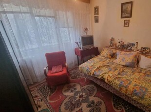 70 camere, decomandat, 70 mp, de vanzare apartament in zona Podu Ros, Sensul Giratoriu, Cod 157578