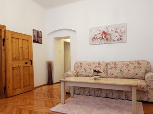 Afacere BOOKING La Cheie in Centrul Orasului Sibiu - Ap. 2 Camere.