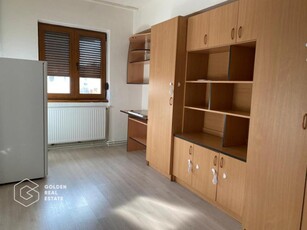 Apartament 2 camere, etaj 3, piata Mihai Viteazul