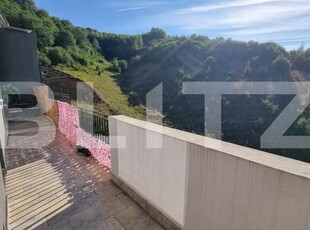 Apartament 3 camere, 77mp, panorama, 2 terase, garaj, zona Teilor