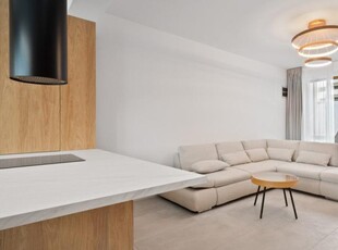 Apartament 3 camere, curte si gradina 44 mp, bloc boutique in zona Domenii