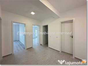 Apartament 3 camere decomandate zona Compozitori