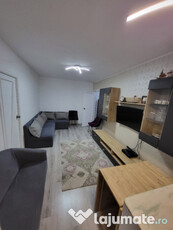 Apartament 3 camere, etaj 2, zona Km 4-5, boxa + loc de parcare