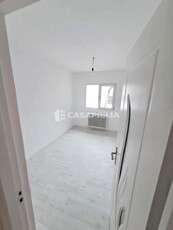 Apartament cu 2 camere, renovat complet