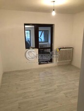 Apartament cu 2 camere, semidecomandat in Dacia la 62000 euro.