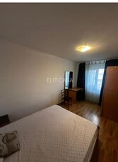 Apartament cu 3 camere, etajul 1/4, zona Alexandru