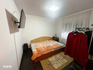 Apartament cu 3 camere, zona Alexandru cel Bun