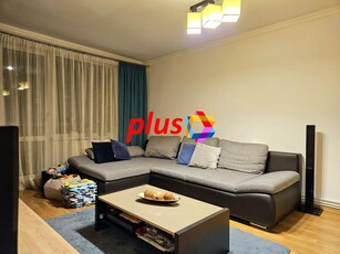 Apartament cu patru camere, zona Astra 80 mp