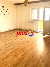 Apartament cu patru camere, zona Racadau 86 mp