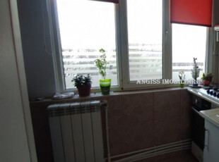 Apartament de INCHIRIAT 3 camere str MEDUZEI