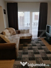 Apartament spatios, 93 mp, 5 camere, situat in zona Hotel Di