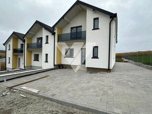 Casa intabulata cu 4 camere 2 bai si teren 250 mp in Sura Mare Sibiu