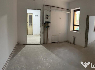 Vand apartament 3 camere -126 mp, centru