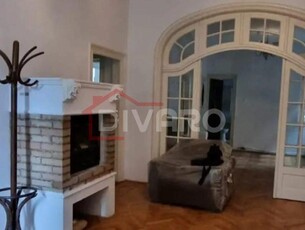 Vanzare apartament hochparter 123mp teren 258mp vila stil brancovenesc Victoriei