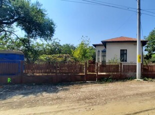 Vanzare Casa si Teren in Oras RACARI, Jud.Dambovita