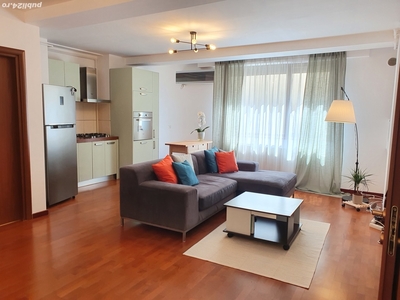 Proprietar - Vanzare apartament 3 camere + garaj