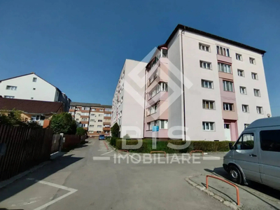 Apartament 2 camere etaj 2