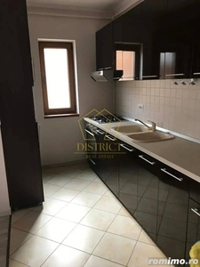 Apartament 3 camere spatios bloc tip vila I Lipovei