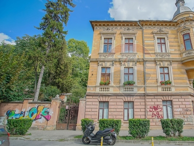 Apartament 3 camere vanzare in casă vilă Brasov, Brasovul Vechi
