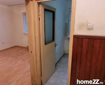 Apartament cu 3 camere big 45mp Nerenovat