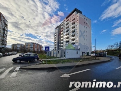 Apartament cu 3 camere de închiriat în zona Polivalenta