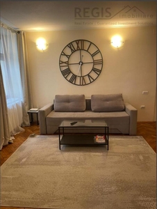 Apartament modern 3 camere Piata Sfatului. Pretabil subinchiriere